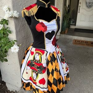 Queen of hearts costume size S/P Women Dress Halloween.
